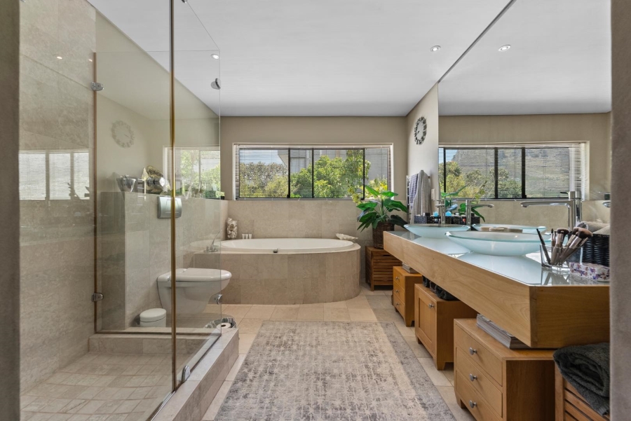 2 Bedroom Property for Sale in Tamboerskloof Western Cape